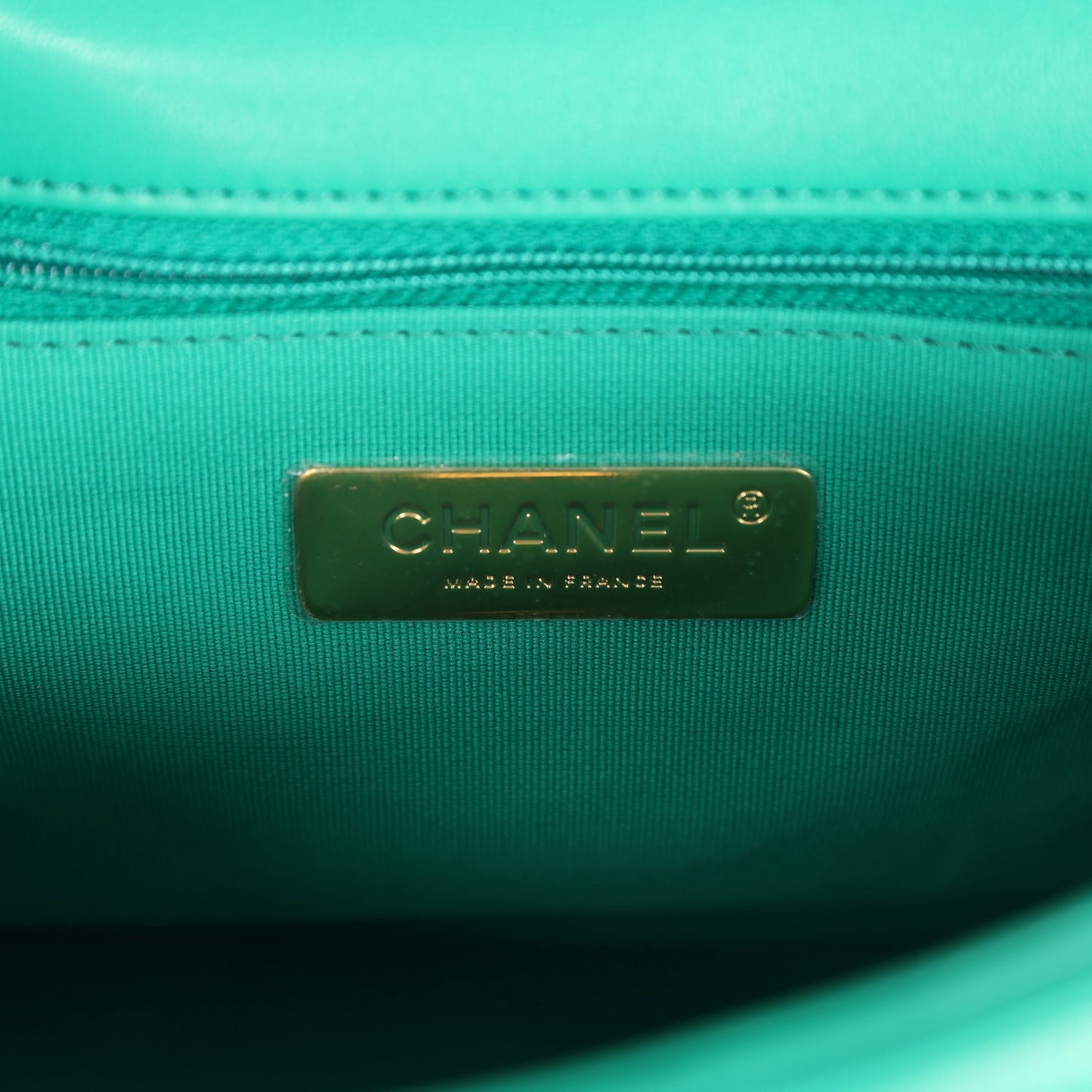 Chanel Medium 19 Flap Green Lambskin Mixed Metal Hardware - Bob Flawless Skincare 