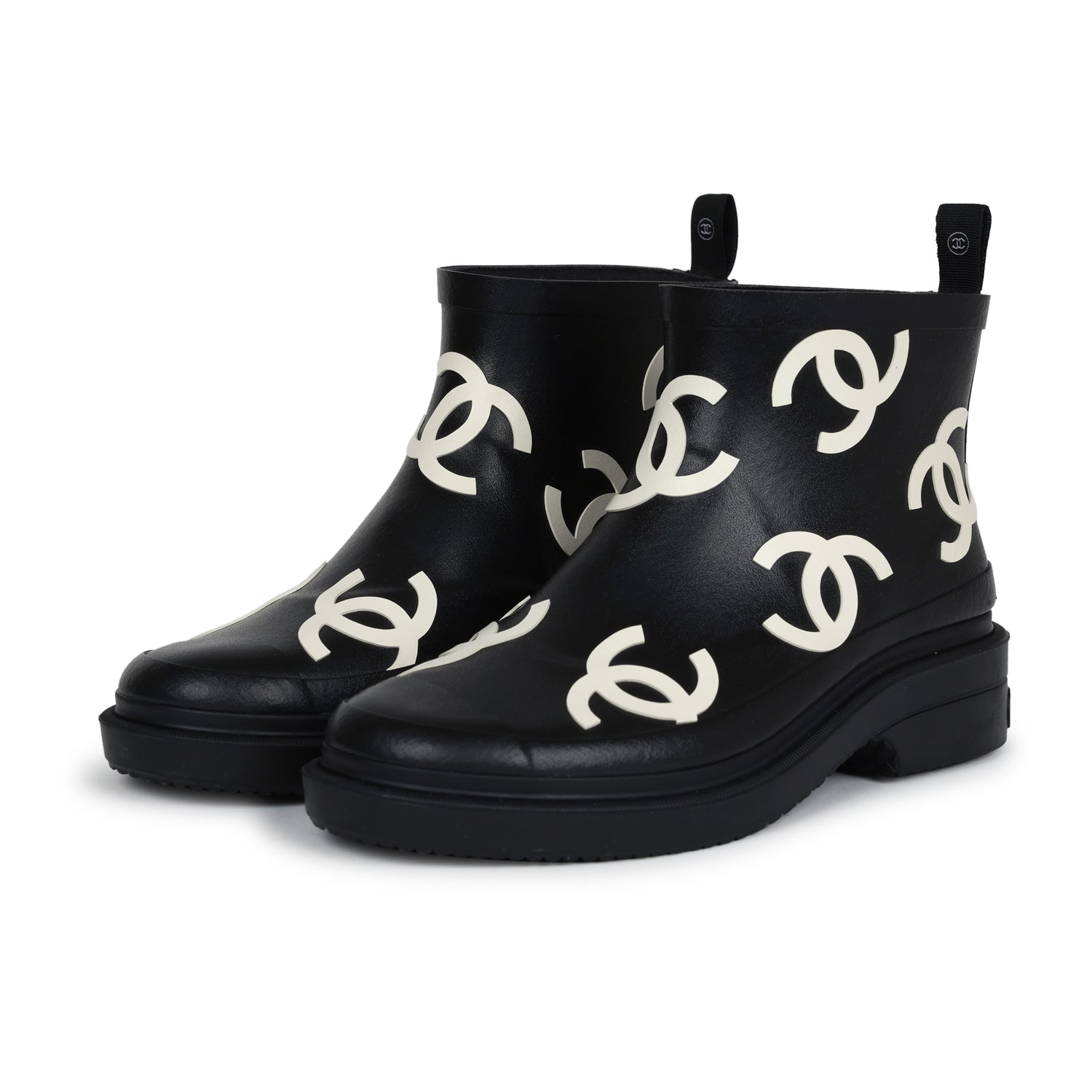 Chanel CC Caoutchouc Rain Boots Black/White Rubber 37 EU - Bob Flawless Skincare 