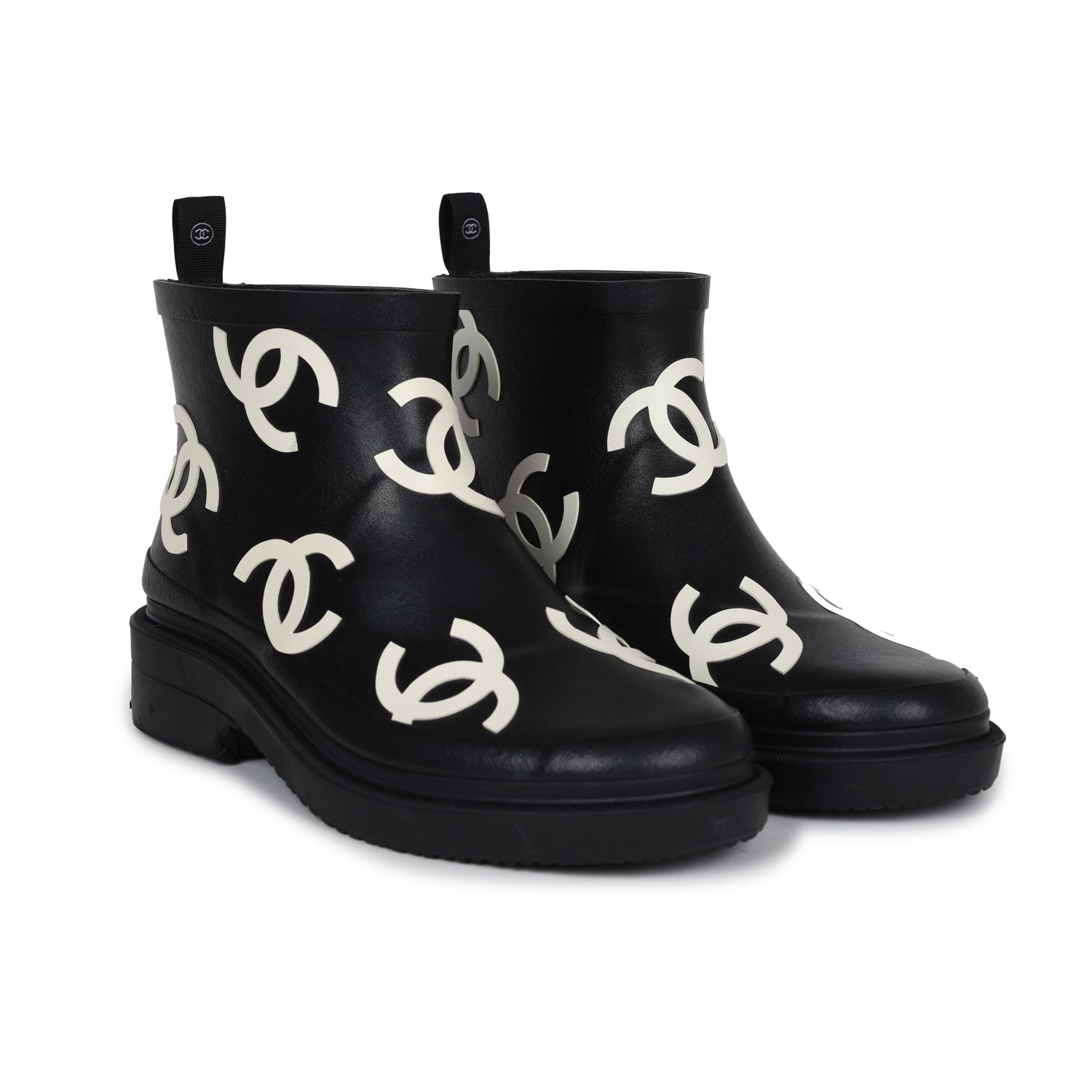 Chanel CC Caoutchouc Rain Boots Black/White Rubber 37 EU - Bob Flawless Skincare 