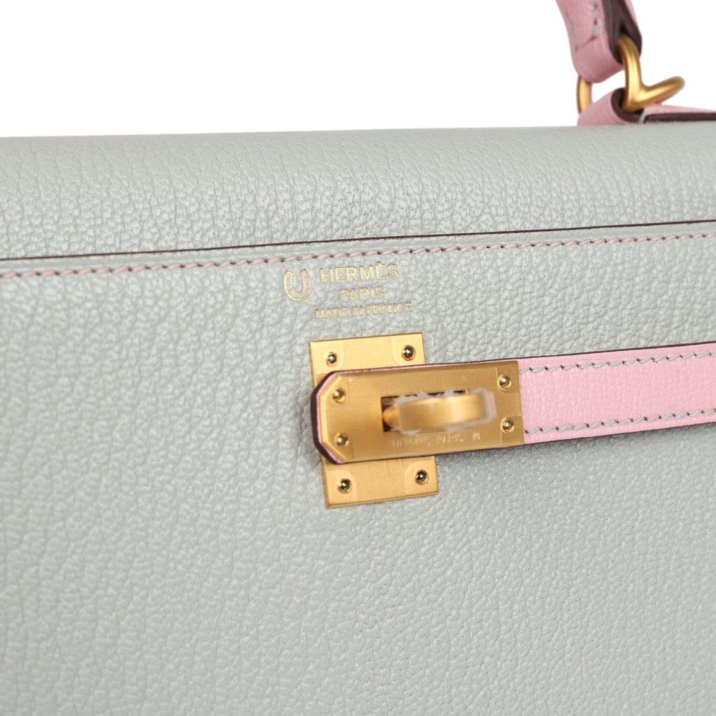 Hermes Special Order (HSS) Kelly Sellier 25 Gris Perle and Rose Sakura Chevre Brushed Gold Hardware