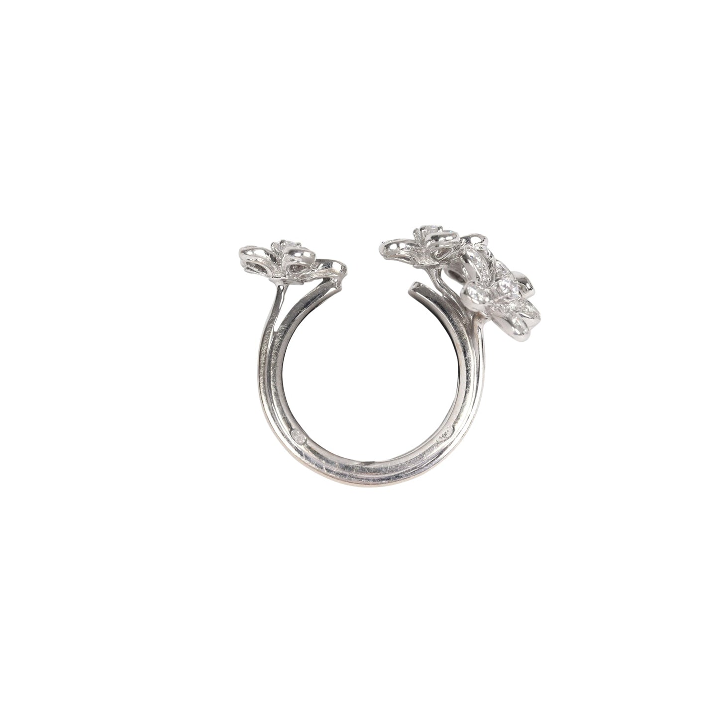 Pre-owned Van Cleef & Arpels Socrate "Between The Finger" Flower Ring 18k White Gold and Diamonds